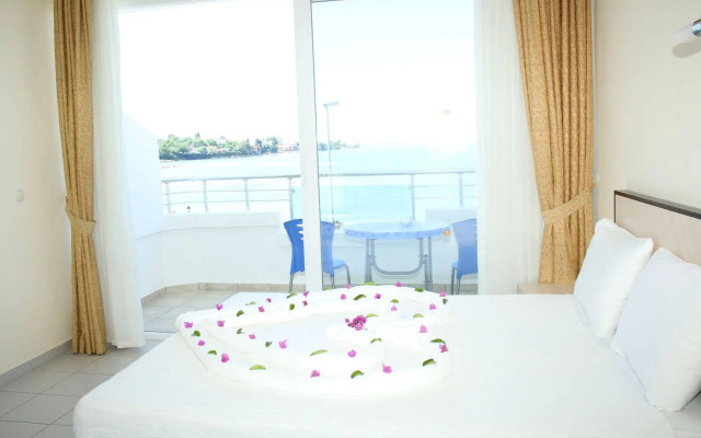 Side Beach Club Hotel