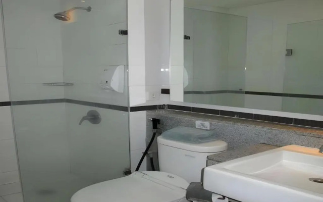 Bamboo Inn Hotel & Cafe