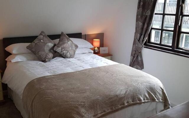 20 Tudor Court " Four Star AA accommodation"