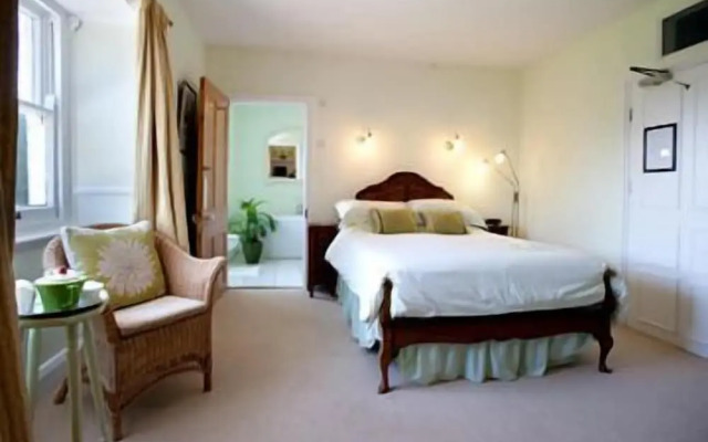 Molesworth Manor