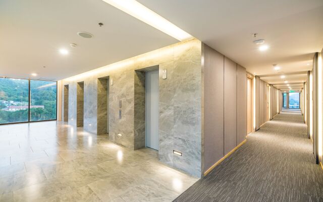 Arize Hotel Sri Racha