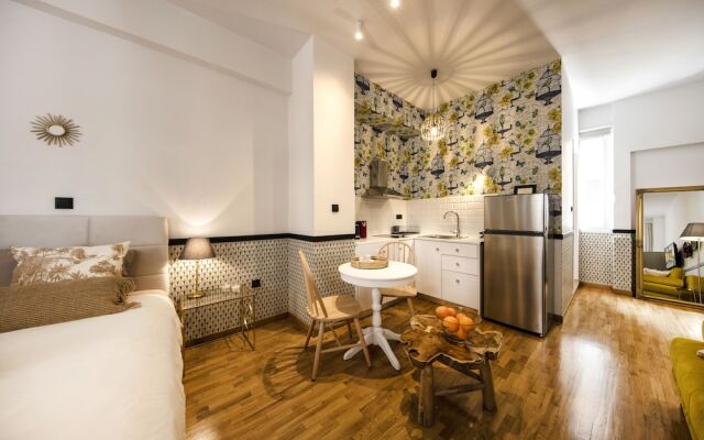 Designer renovated apartment in downtown Athens