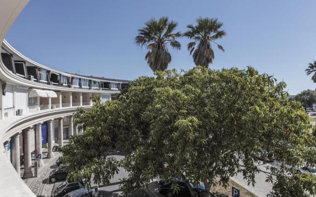 Rent4Rest Estoril Beachfront Apartments