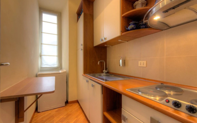 Spanish Steps Hills Apartment