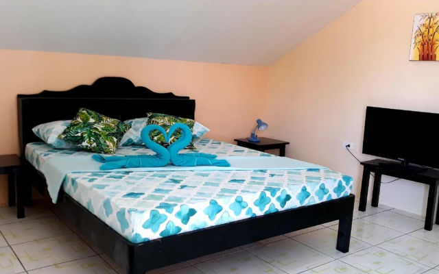 Hotel Sisters Inn  Moalboal