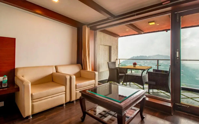 Ahr Hotel Radha Residency