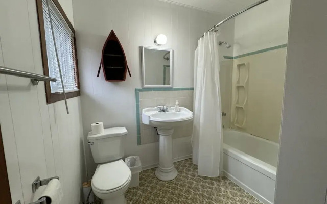 Lake Sparrow Guest House Inc