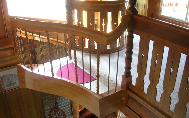 Camelot Tower & Penthouse
