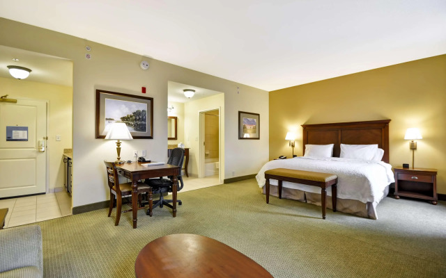 Hampton Inn & Suites North Charleston-University Blvd