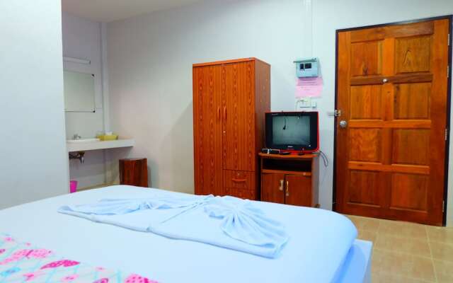 Ruan Chompoo Resort