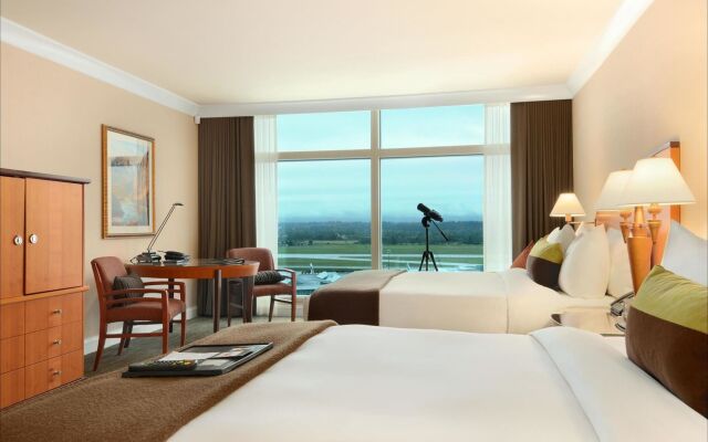 Fairmont Vancouver Airport In-Terminal Hotel