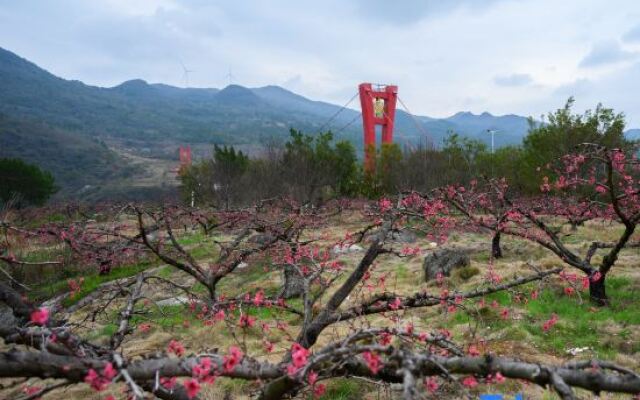 Qingyuan Lianzhou Longtan Holiday Homestay