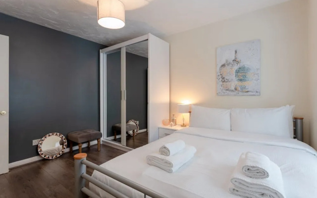 Stylish 4 Bedroom Property in East London