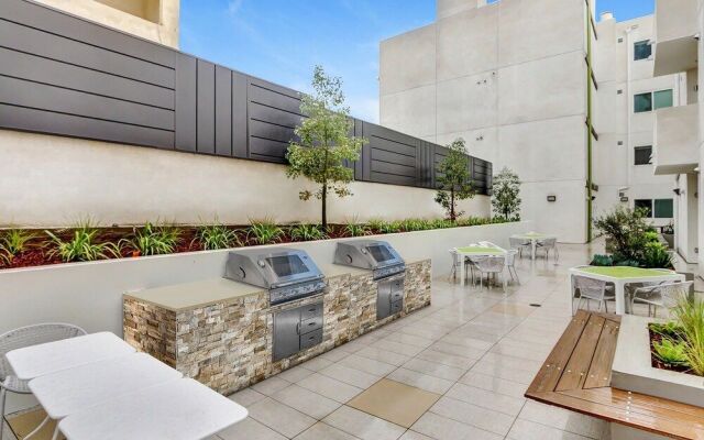 Hollywood Landmark Residences