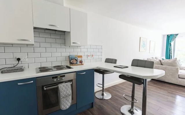 West Hull 2 bed apartment with Parking