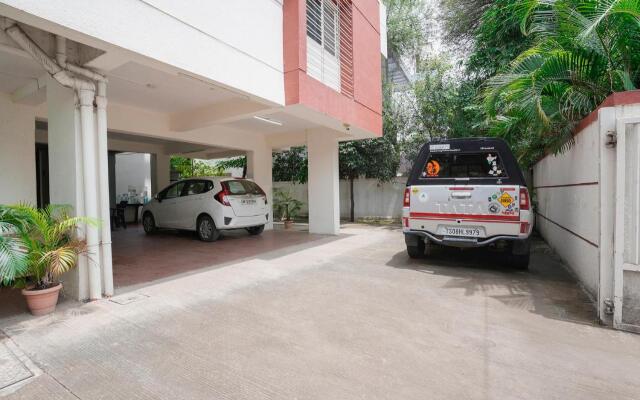 Fabhotel Vardhan House Ii