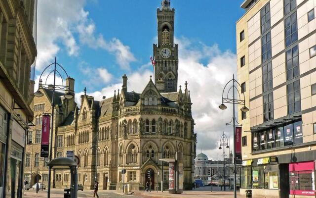 Captivating 2-bed Apartment in Bradford