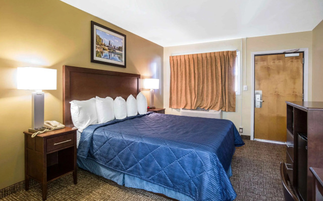 Rodeway Inn Lyons - La Grange