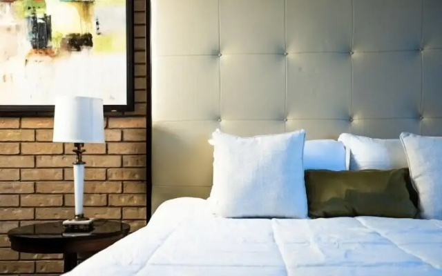 The Landmark Hotel