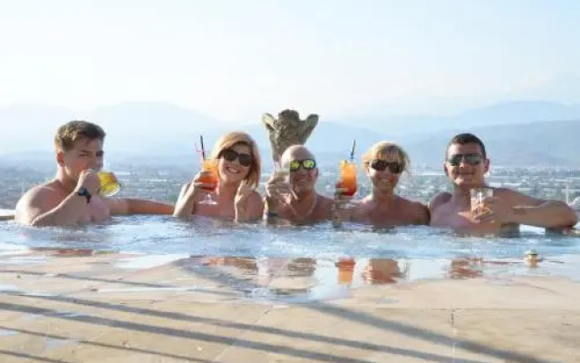 Sundial Hotel & Restaurant