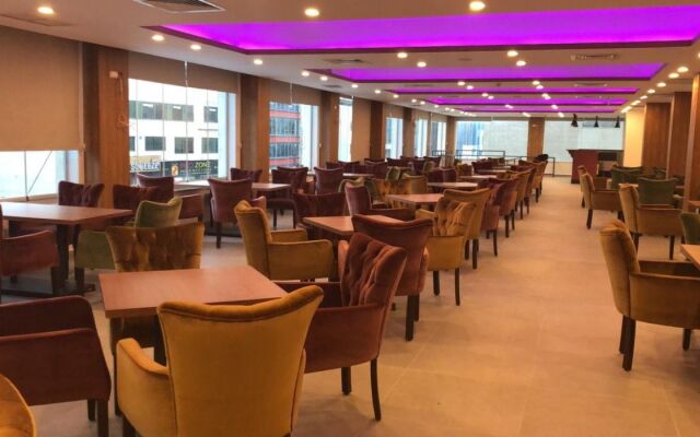 Hotel Name Samawer by Wynndham Amman Hotel
