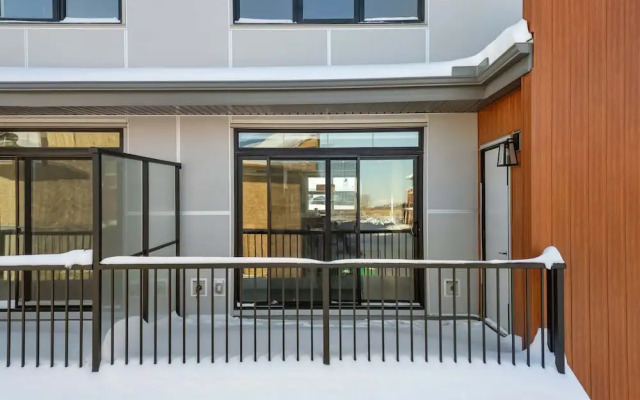 The Belmont Luxury NEW Home Free Indoorparking