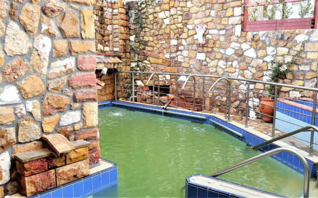 9 Queens Spa Hotel