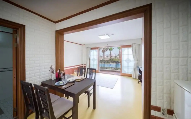 Seogwipo Jejuhae-anhyuyang Pension