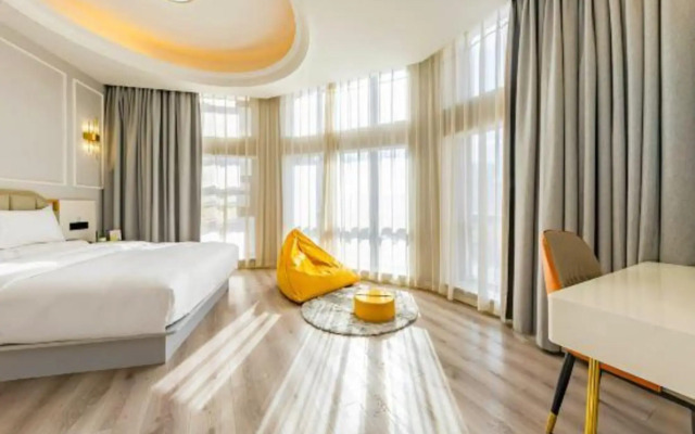 Ibis Styles Hotel (Kunming High-tech Zone Wuyue Plaza)