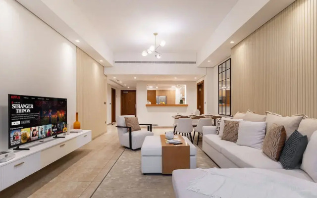 2BR + Maid's w Sea Views in Palm near Nakheel Mall