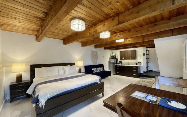 Little Bear Garden View Jean Marie Suite