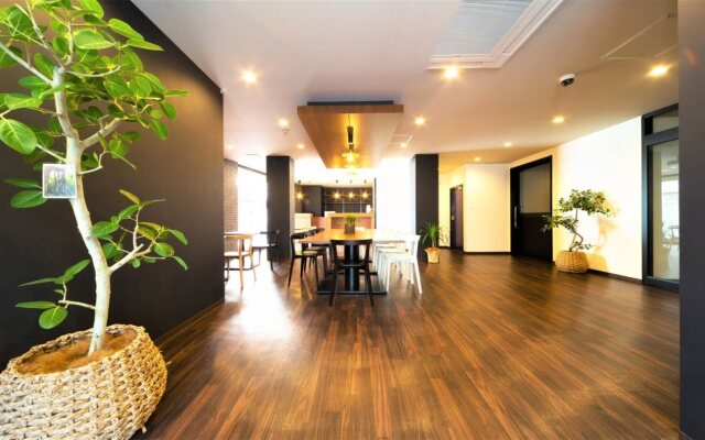 Hirakata Crystal Hotel - Adult Only