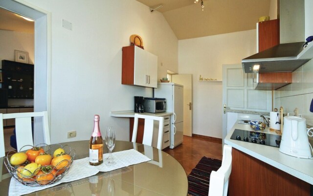 Beautiful Home in Umag With Wifi and 2 Bedrooms