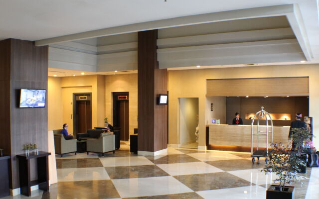 Hotel Santika Pandegiling Surabaya