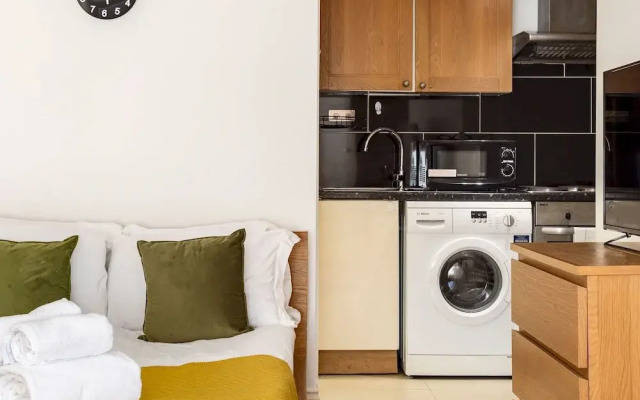 Cosy Studio in Earls Court Flat 17
