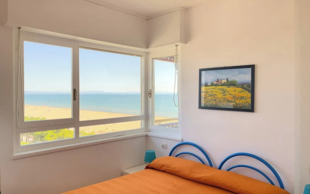 Seafront Apartment on the Promenade