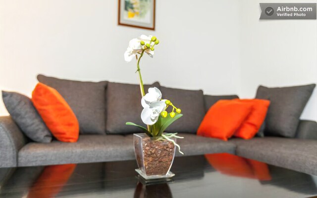 Apartment White Orchidea