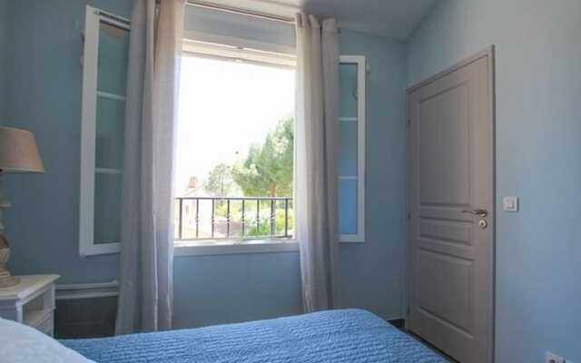 Spacious Holiday Home in Grimaud With Large Garden