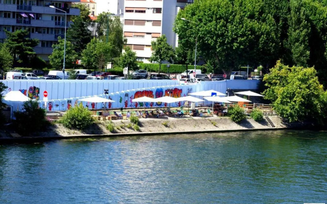 Hotel Le National Clichy Paris