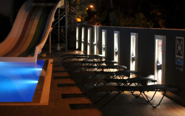 Isla Apartments