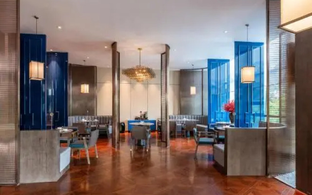 Auto City Ruili Hotel