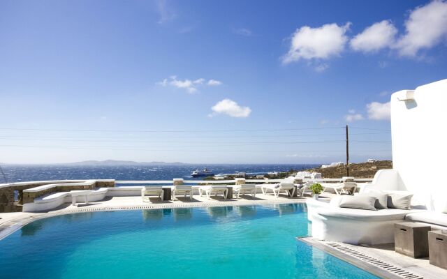 Flaskos Suites