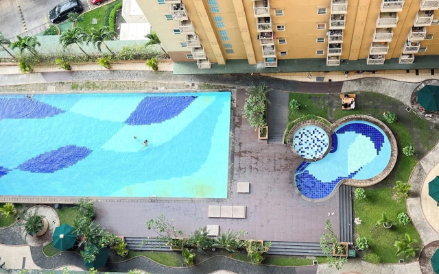 Basic Studio Room Apartment At Green Palm Residence