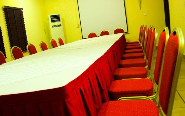 Serendib Hotel And Suites