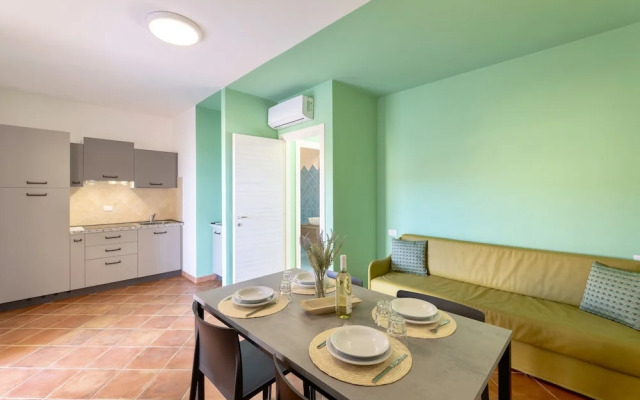 Residence with pool in Isola Rossa