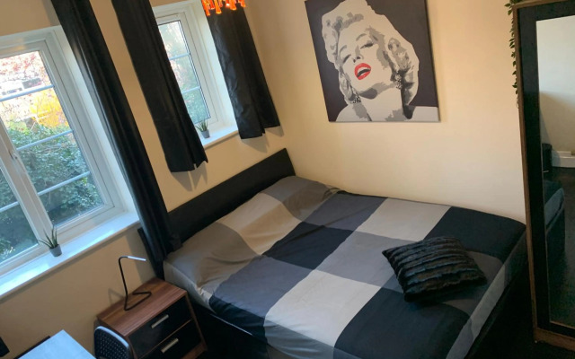 Beddington Park Lodge West