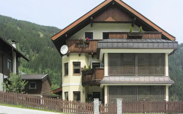 Apartment in Krimml With Parking Space