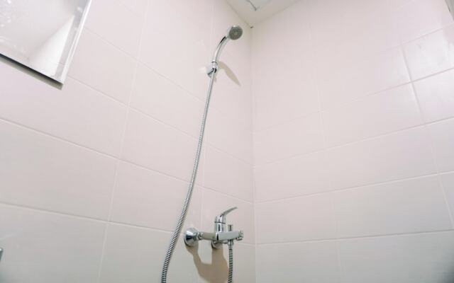 Comfort And Homey 2Br Belmont Residence Puri Apartment