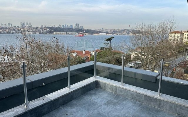 216 Bosphorus Suite