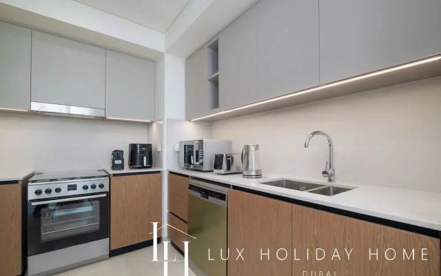 LUX  The Creek Palace Residence Suite 2